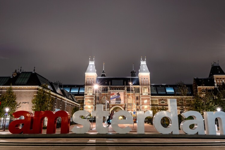 Amsterdam: 10 lugares incríveis que você precisa visitar.