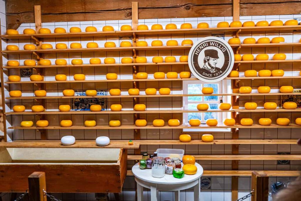 Fábrica de queijos Henri Willig com prova em Zaanse Schans